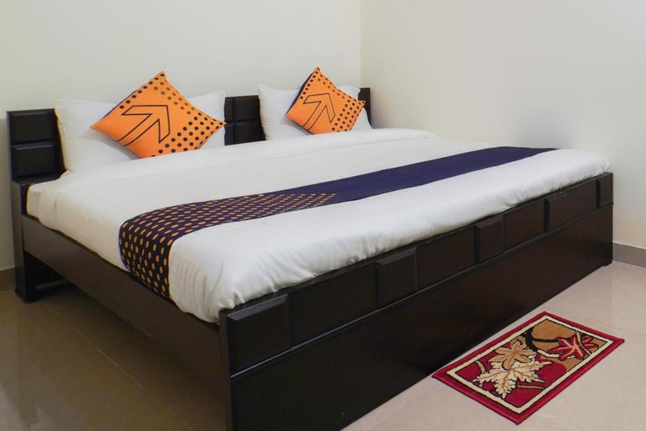 Spot On 67119 Hotel Shivam Residency Rāmpura Buitenkant foto