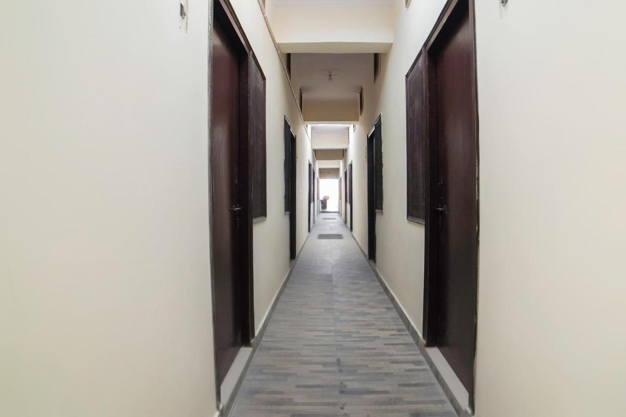 Spot On 67119 Hotel Shivam Residency Rāmpura Buitenkant foto
