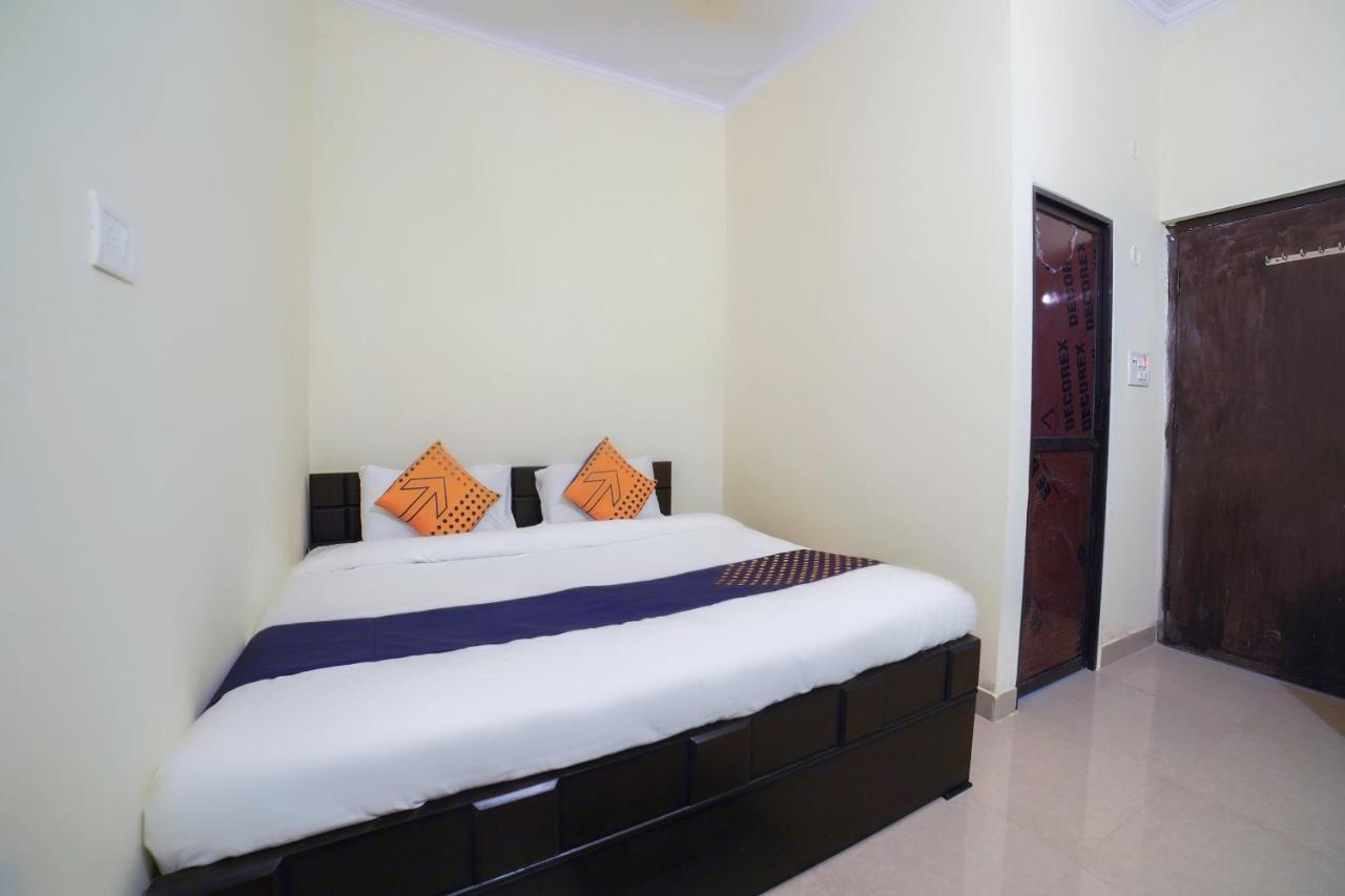 Spot On 67119 Hotel Shivam Residency Rāmpura Buitenkant foto