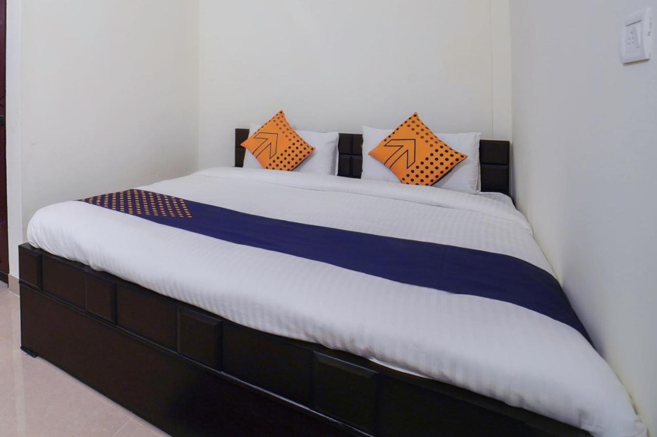 Spot On 67119 Hotel Shivam Residency Rāmpura Buitenkant foto