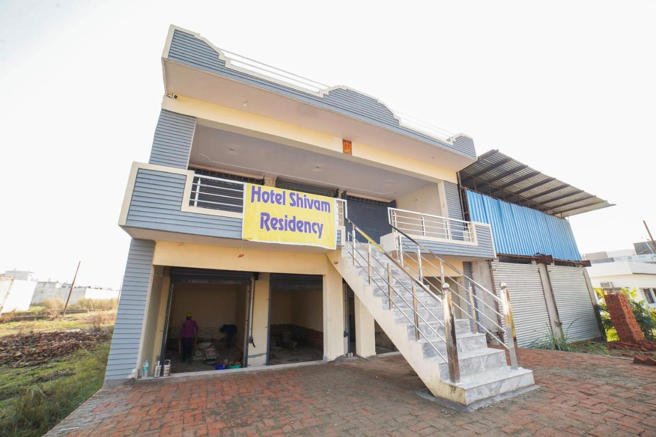 Spot On 67119 Hotel Shivam Residency Rāmpura Buitenkant foto